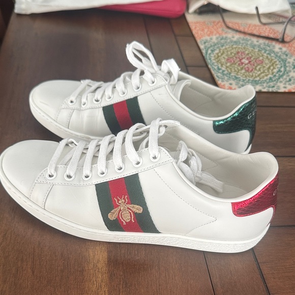 Gucci Shoes - GUCCI Ace Bee Embroidered White
Leather Sneakers